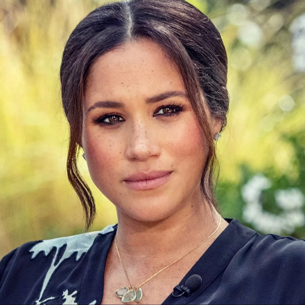 NEW Meghan Markle Inspired Genuine Aventurine Gemstone Pendant Goldtone Necklace - Picture 9 of 9